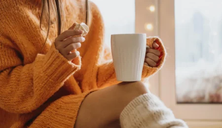Why Winter Evenings Feel Better With the Right Drink